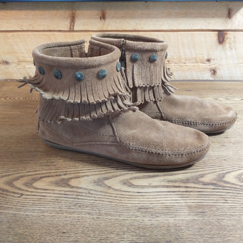 Minnetonka Brown Suede Moccasin Boots